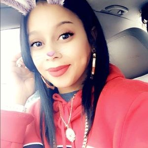 Meet your Posher, Yaxi